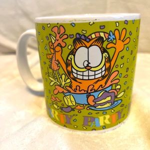 1978 UNITED FEATURES SYNDICATE GARFIELD PARTY MUG CUP Enesco Birthday Party